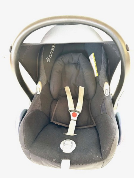 Vorführmodell mit Gebrauchsspuren: 1x Maxi-Cosi Cabriofix Babyschale - Farbe: Black Reflection von 2017